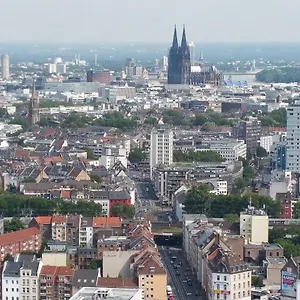 https://design-sleepy-cologne.topcolognehotels.com