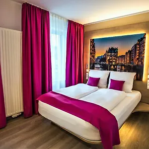 https://hotel-luckys-inn.hamburg-hotels-de.com